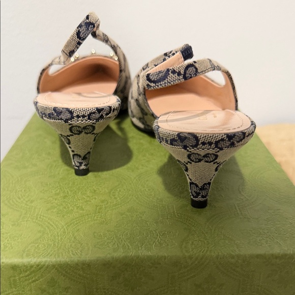 Gucci GG Pointed Toe Slingback Heels - Picture 5 of 8